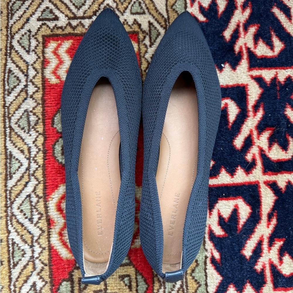 Everlane 40 hour flats in navy re-knit